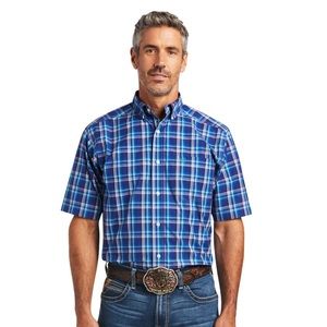 Ariat Pro S Men’s Isidro short sleeve blue plaid shirt